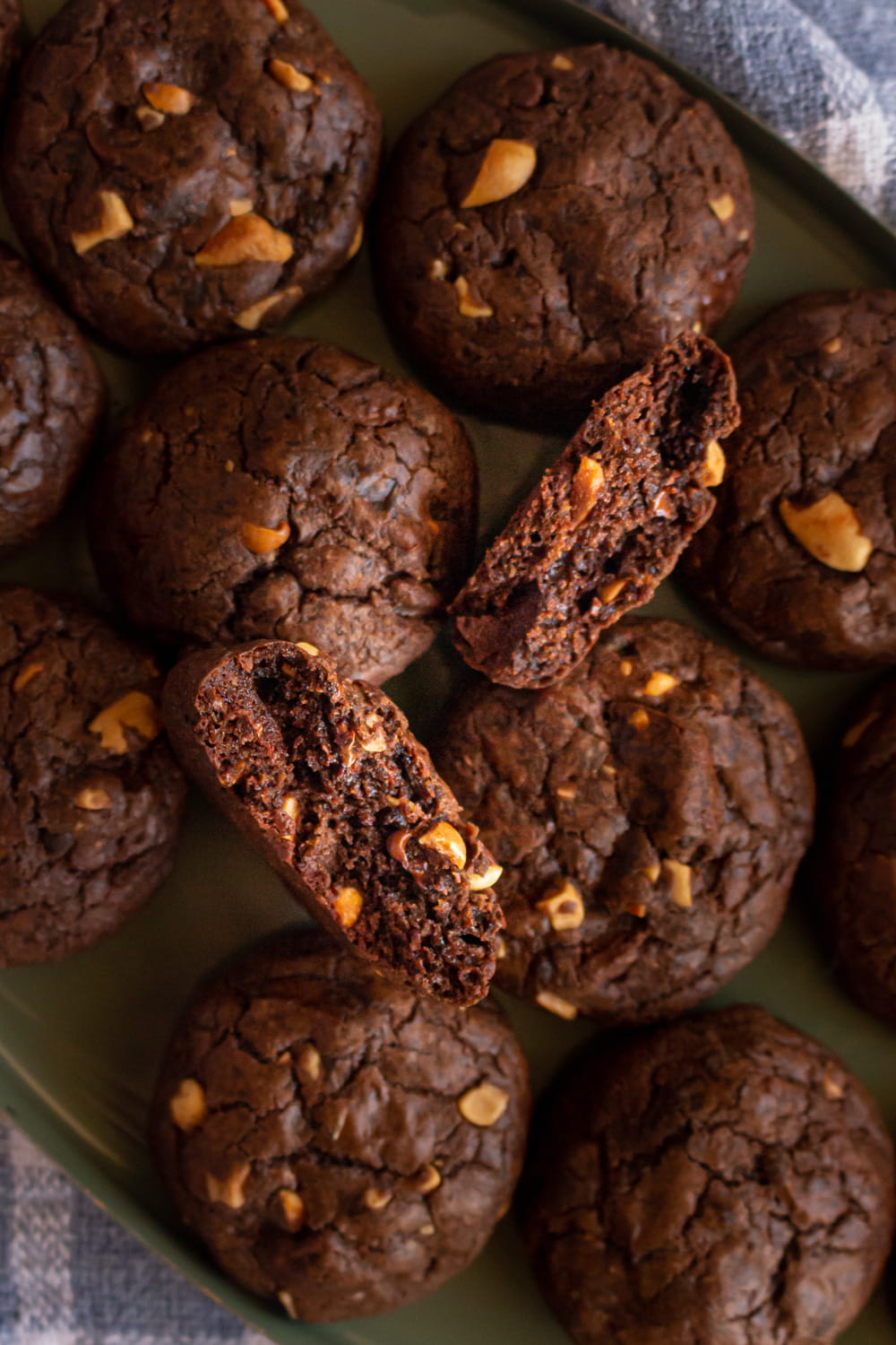 cookies duplos de chocolate com amendoim