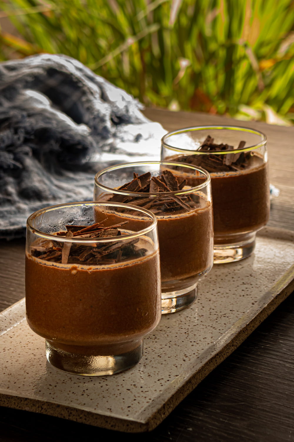 mousse fácil de chocolate servida em tacinhas