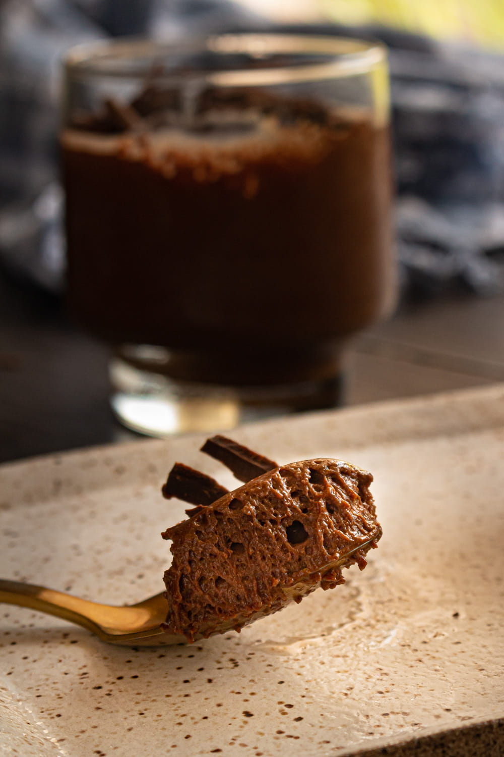 colherada da mousse mostrando a textura