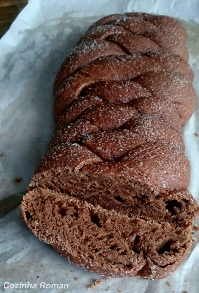 pão de chocolate, trançado com 4 pontas