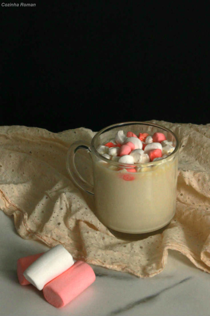 choconhaque branco com marshmallows