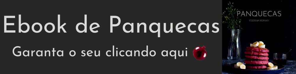 banner com o texto Ebook de Panquecas, garanta o seu clicando aqui, e do lado a foto de uma pilha de panquecas cor de rosa