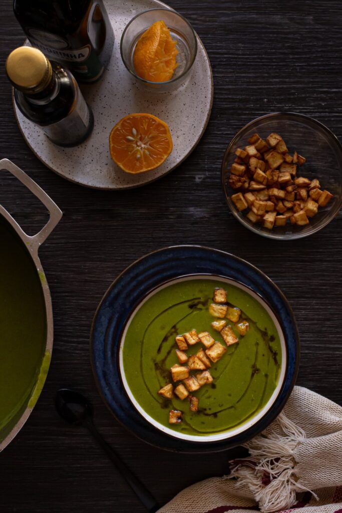 caldo verde com batata frita e limão