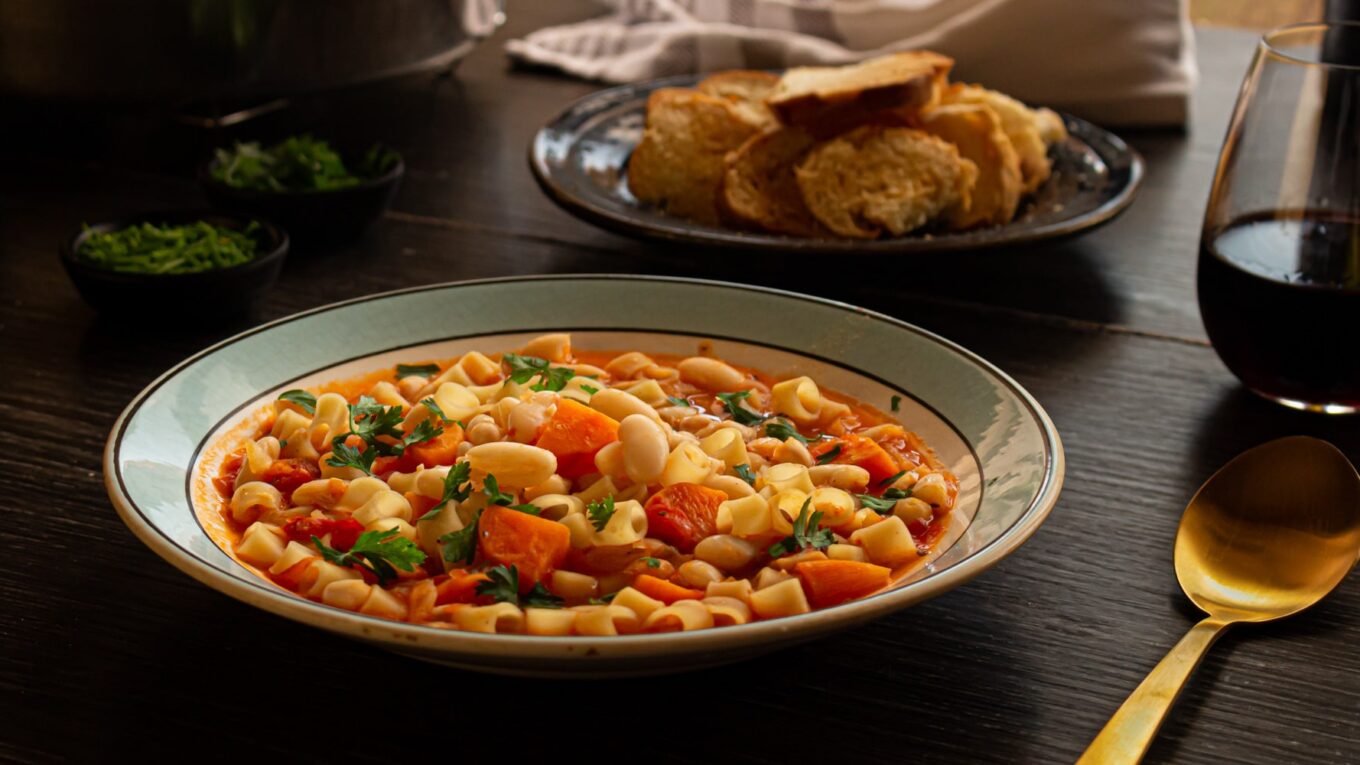 sopa de feijão e macarrão